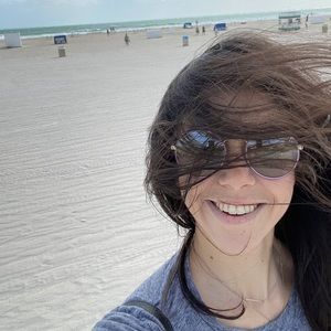 Meet your Posher, Kara